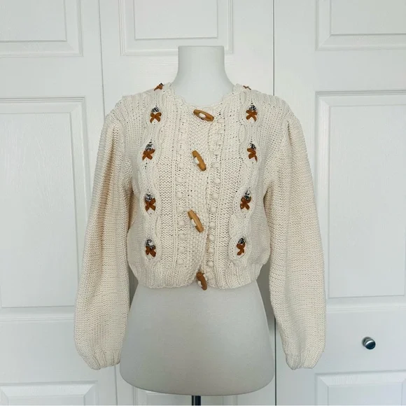 Sessun tesoro cream cable crocheted style sweater cardigan with wooden buttons - Picture 1 of 11
